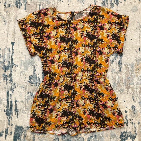 C01 Fossil Womens Shorts Romper with Pockets Abstract Art Floral Knit Sz Small - Picture 2 of 10